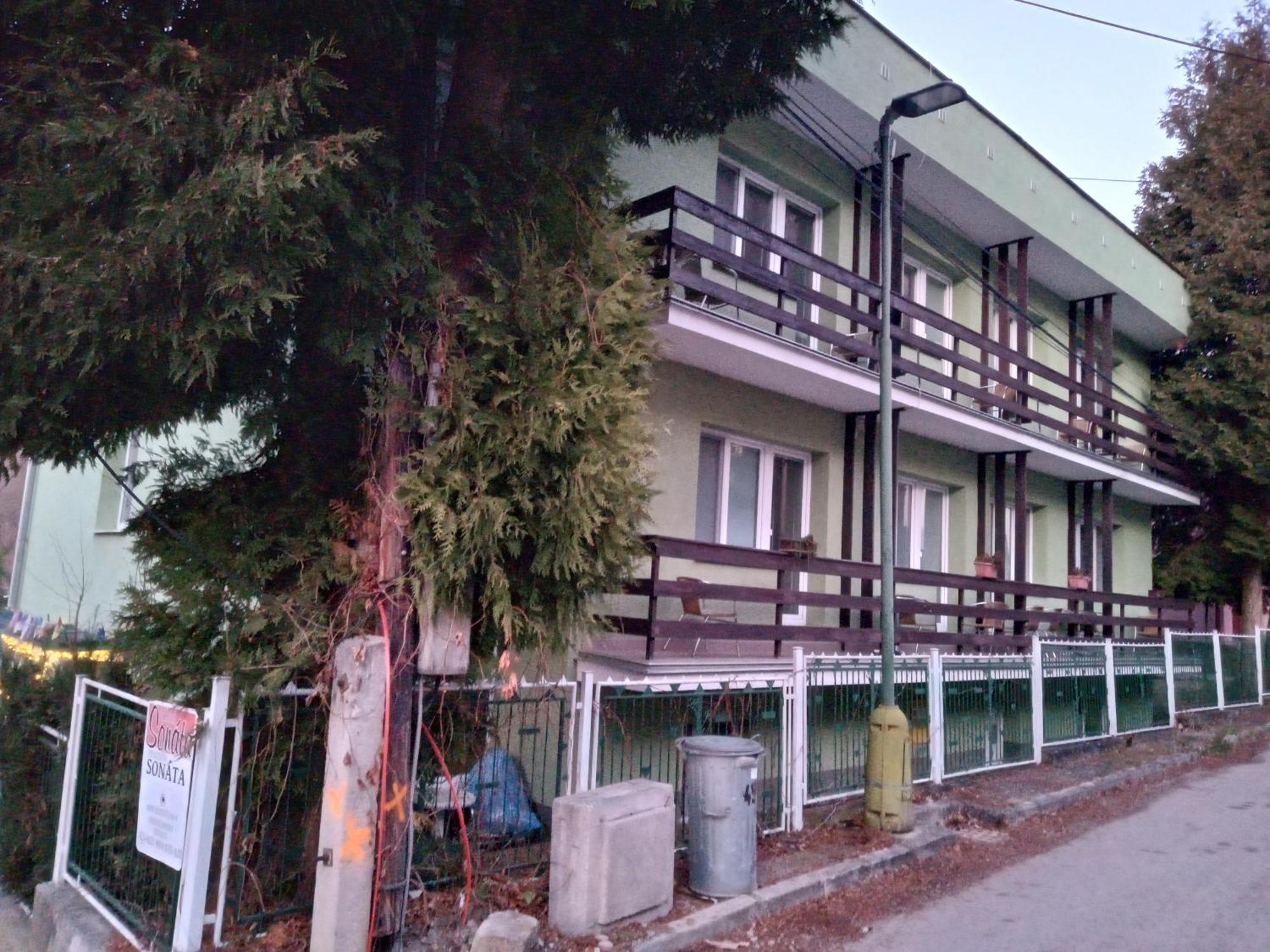 Garni Hotel Sonata Trenčianske Teplice Buitenkant foto